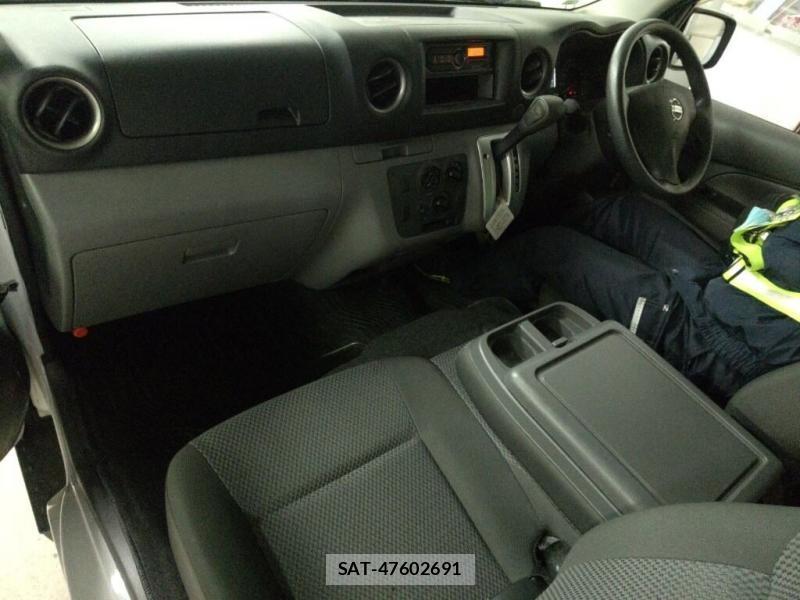 Nissan Caravan 2019-10 824703-4