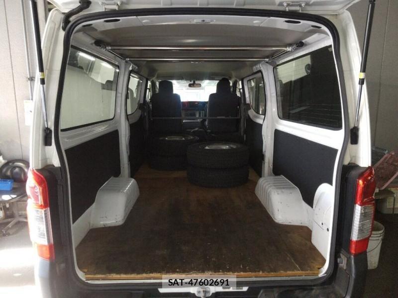 Nissan Caravan 2019-10 824703-5