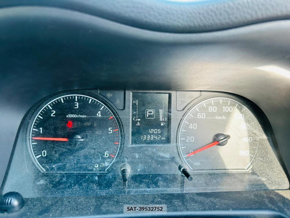 Nissan NV350 Caravan 2019 3403664-15