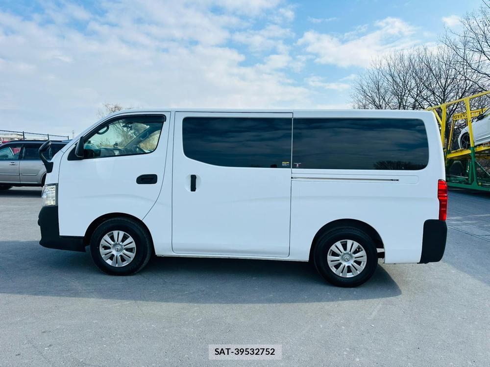 Nissan NV350 Caravan 2019 3403664-1