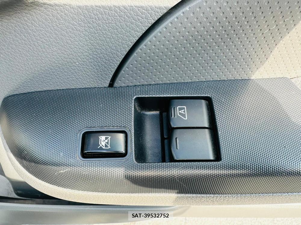 Nissan NV350 Caravan 2019 3403664-21