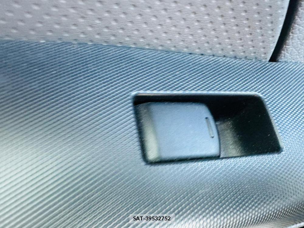 Nissan NV350 Caravan 2019 3403664-23