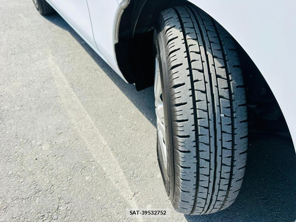 Nissan NV350 Caravan 2019 3403664-31