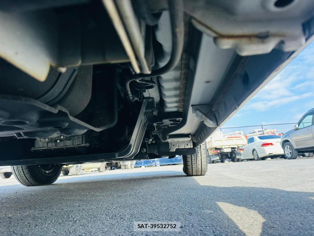 Nissan NV350 Caravan 2019 3403664-37