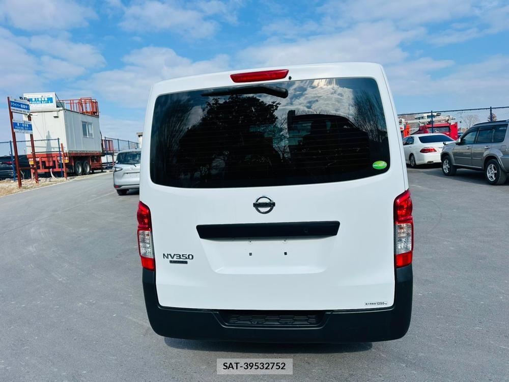 Nissan NV350 Caravan 2019 3403664-3