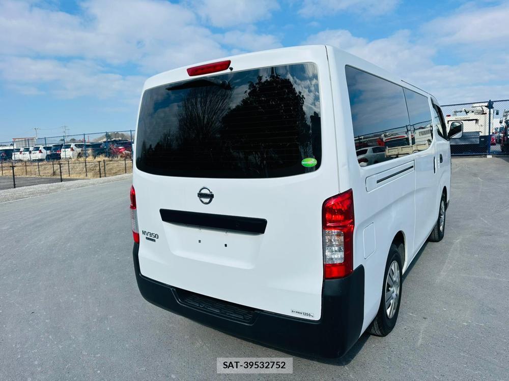 Nissan NV350 Caravan 2019 3403664-4