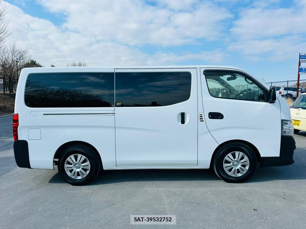 Nissan NV350 Caravan 2019 3403664-5