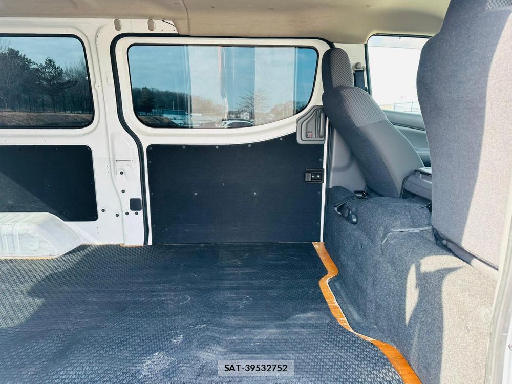 Nissan NV350 Caravan 2019 3403664-8