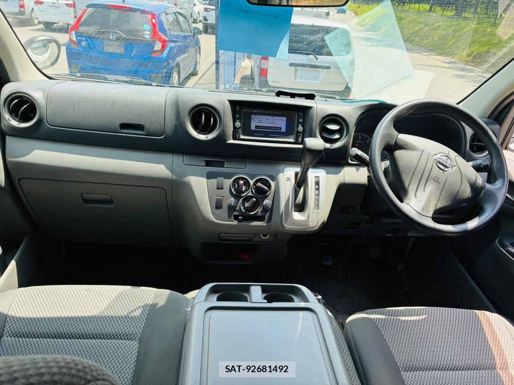 Nissan NV350 Caravan 2020-06 7940554-12