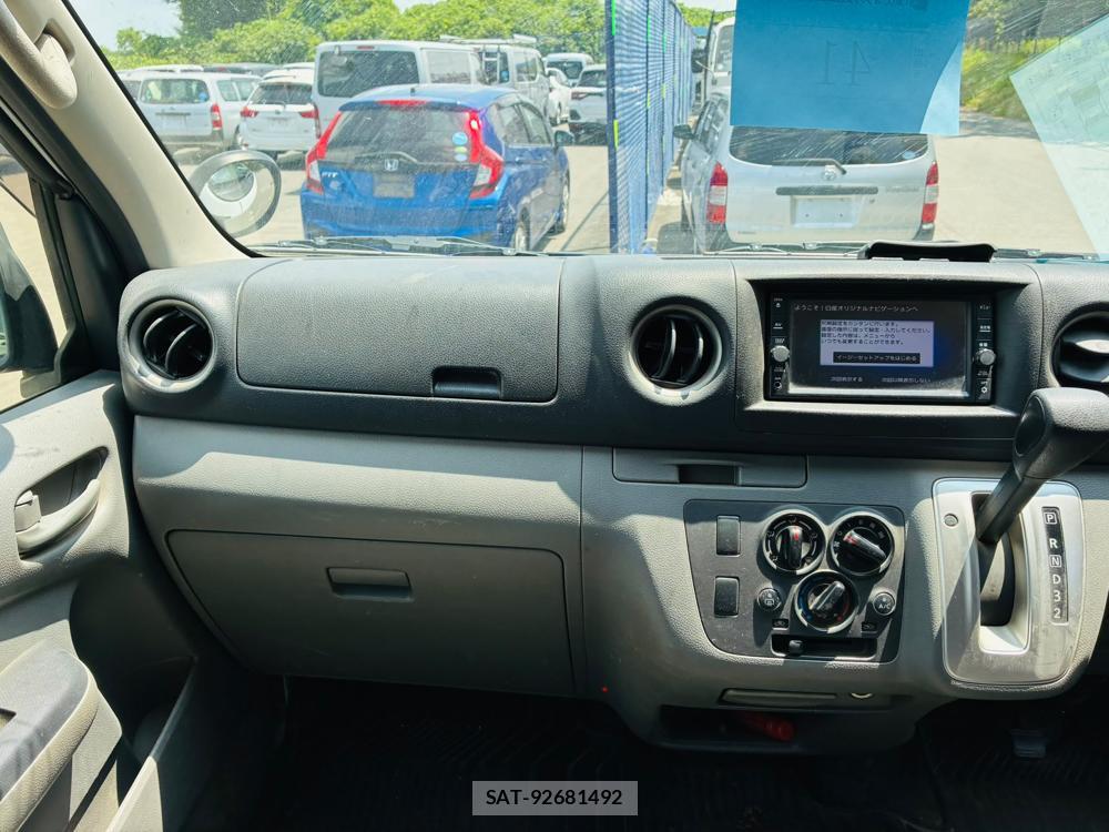 Nissan NV350 Caravan 2020-06 7940554-15