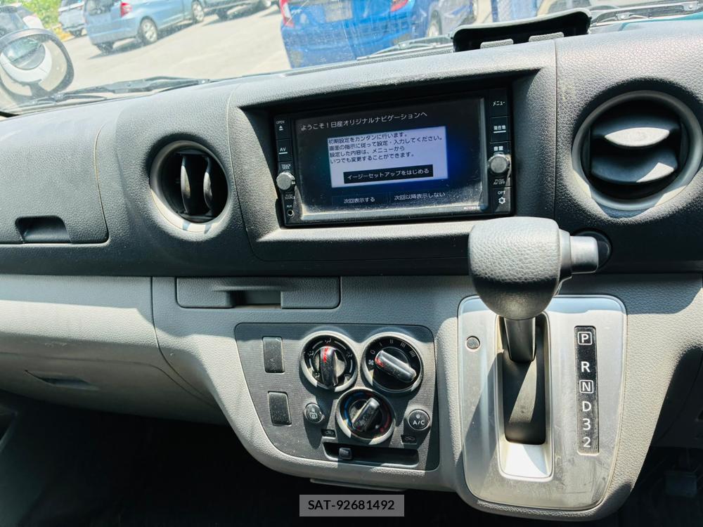 Nissan NV350 Caravan 2020-06 7940554-17