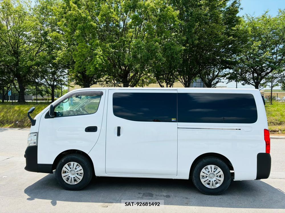 Nissan NV350 Caravan 2020-06 7940554-1