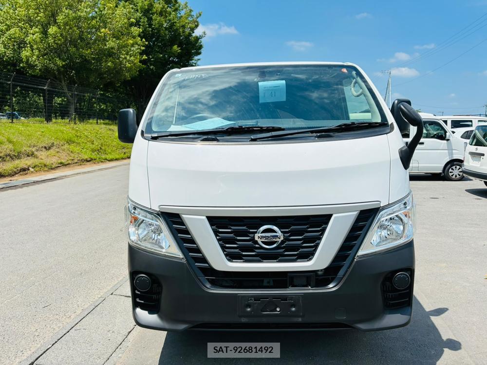 Nissan NV350 Caravan 2020-06 7940554-7