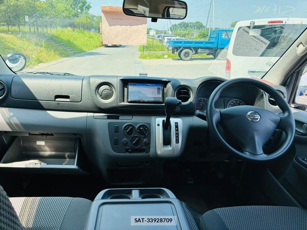 Nissan NV350 Caravan 2020-06 8118827-12