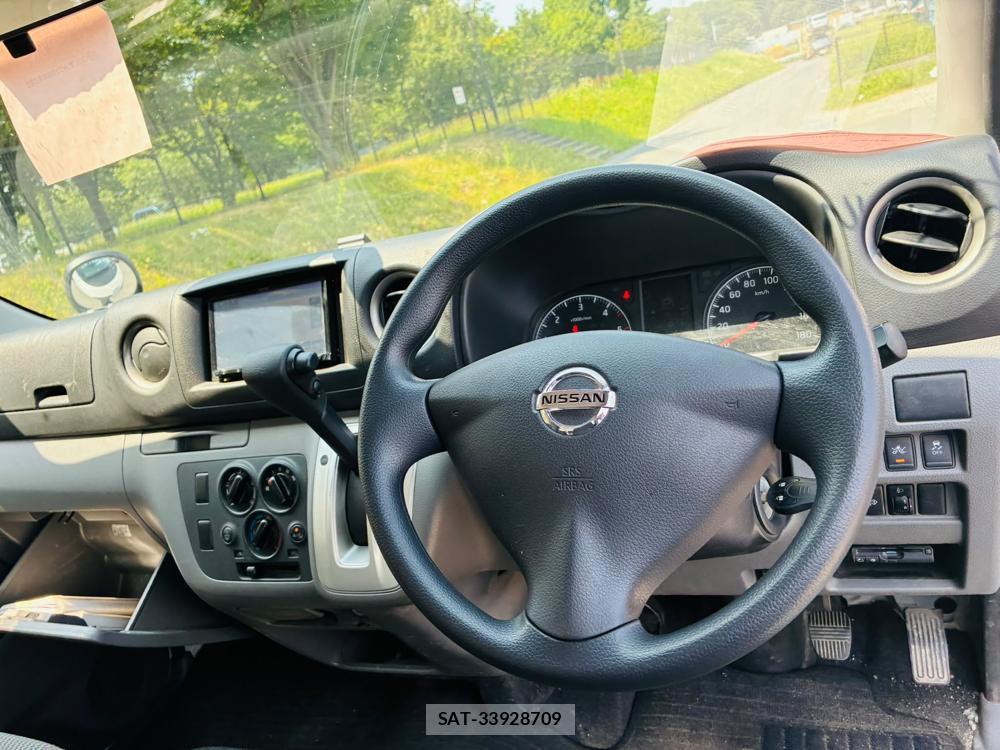 Nissan NV350 Caravan 2020-06 8118827-14