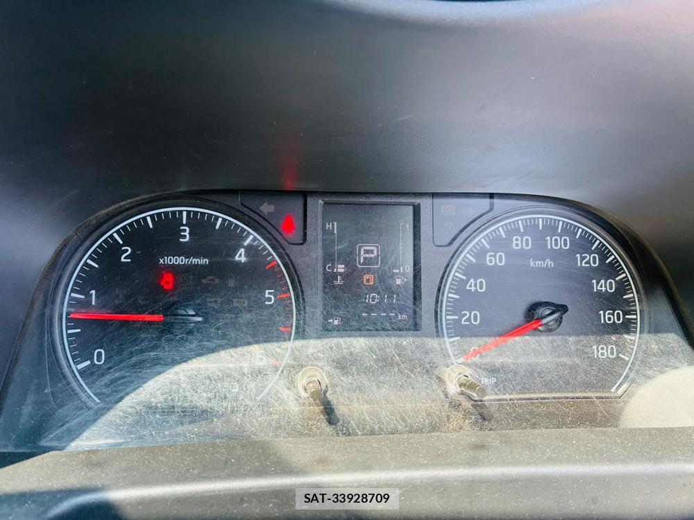 Nissan NV350 Caravan 2020-06 8118827-15
