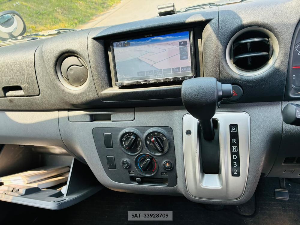 Nissan NV350 Caravan 2020-06 8118827-19