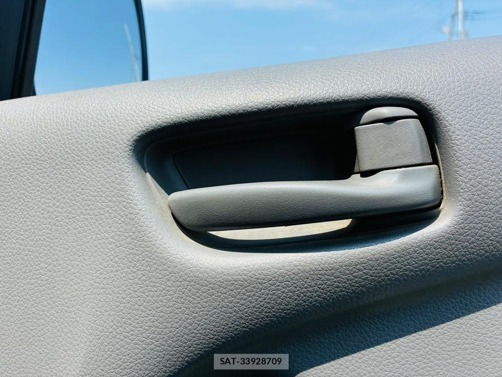 Nissan NV350 Caravan 2020-06 8118827-20