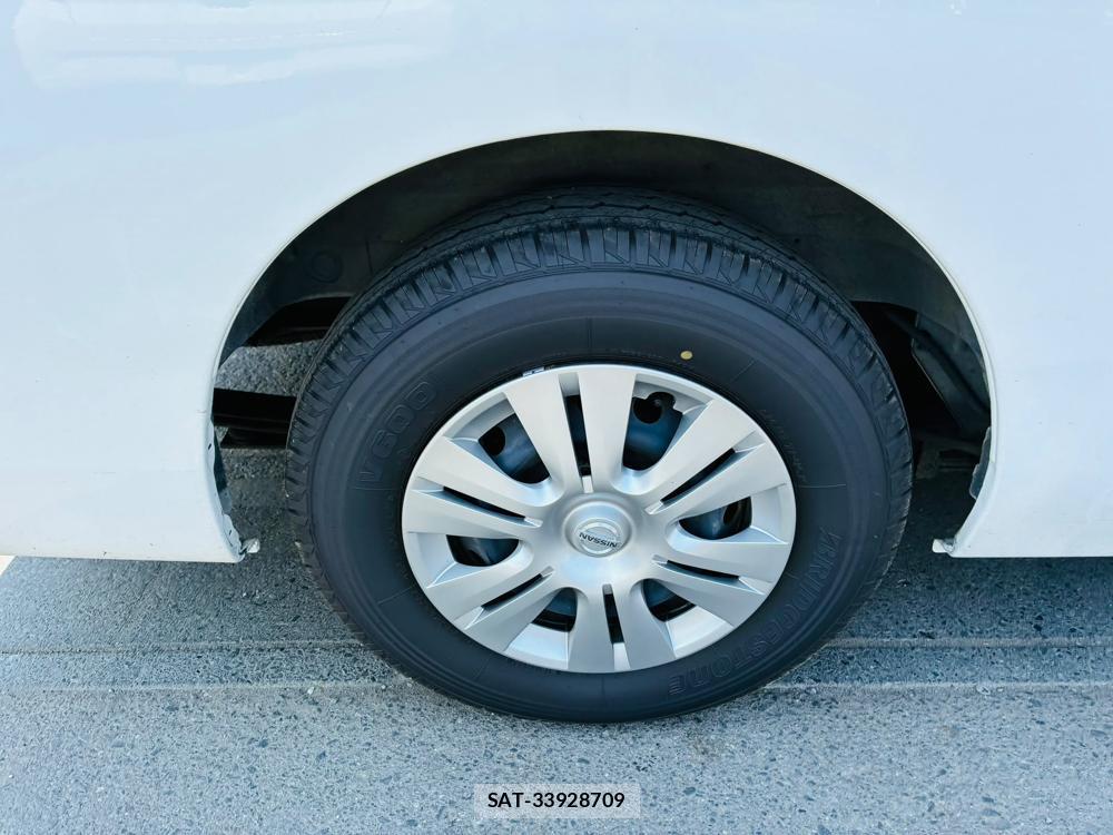 Nissan NV350 Caravan 2020-06 8118827-27