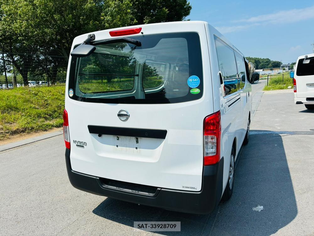 Nissan NV350 Caravan 2020-06 8118827-4