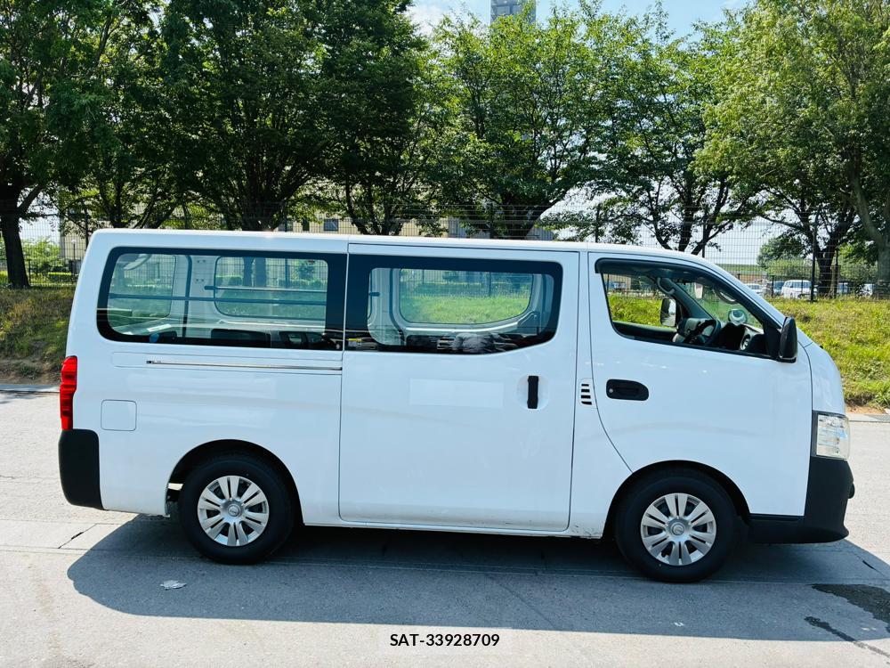 Nissan NV350 Caravan 2020-06 8118827-5