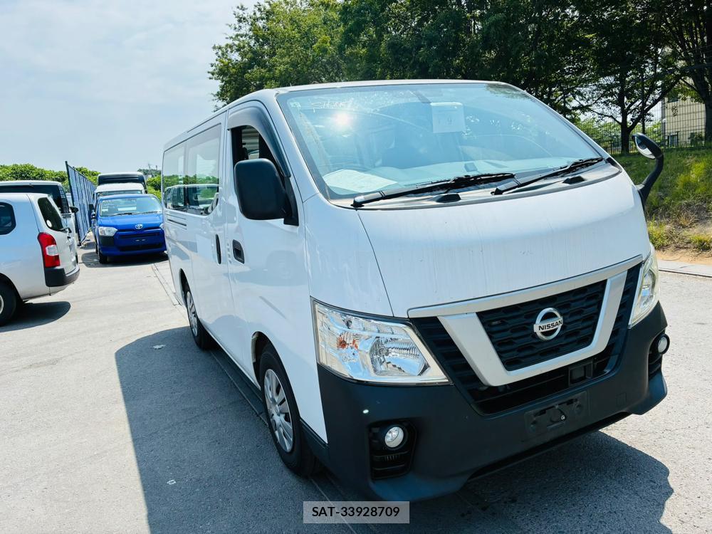Nissan NV350 Caravan 2020-06 8118827-6