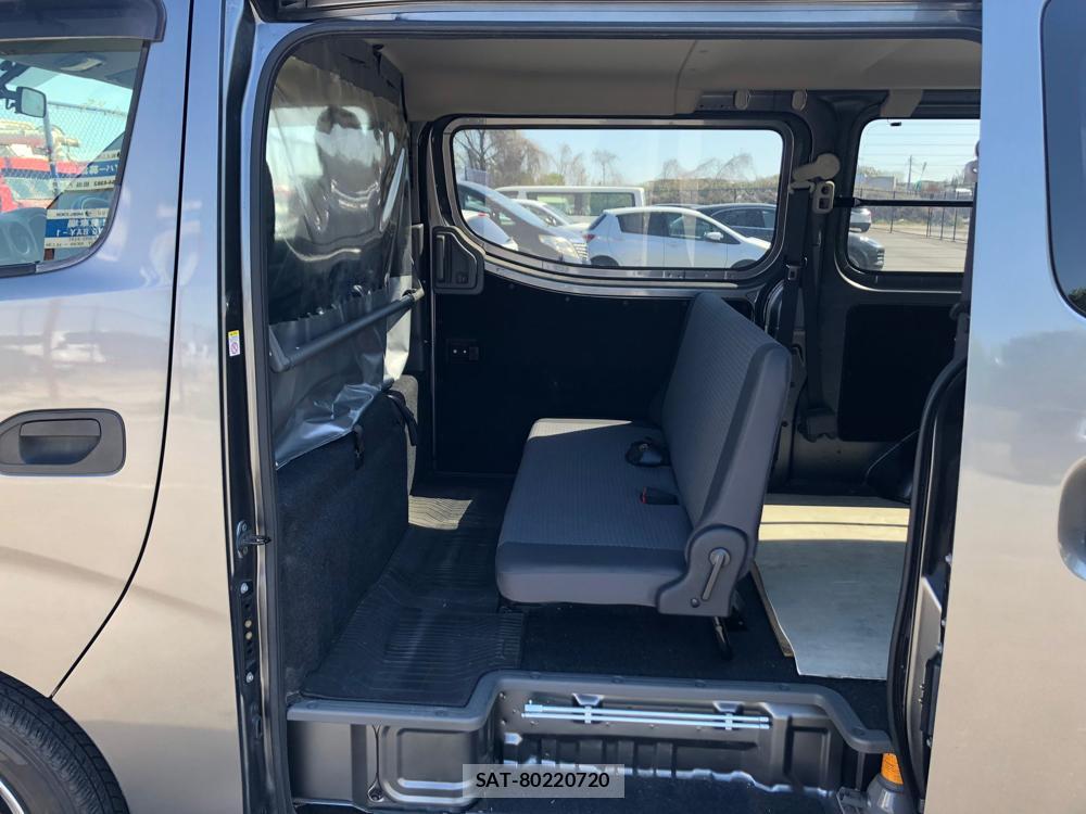 Nissan NV350 Caravan 2019-03 5358527-9