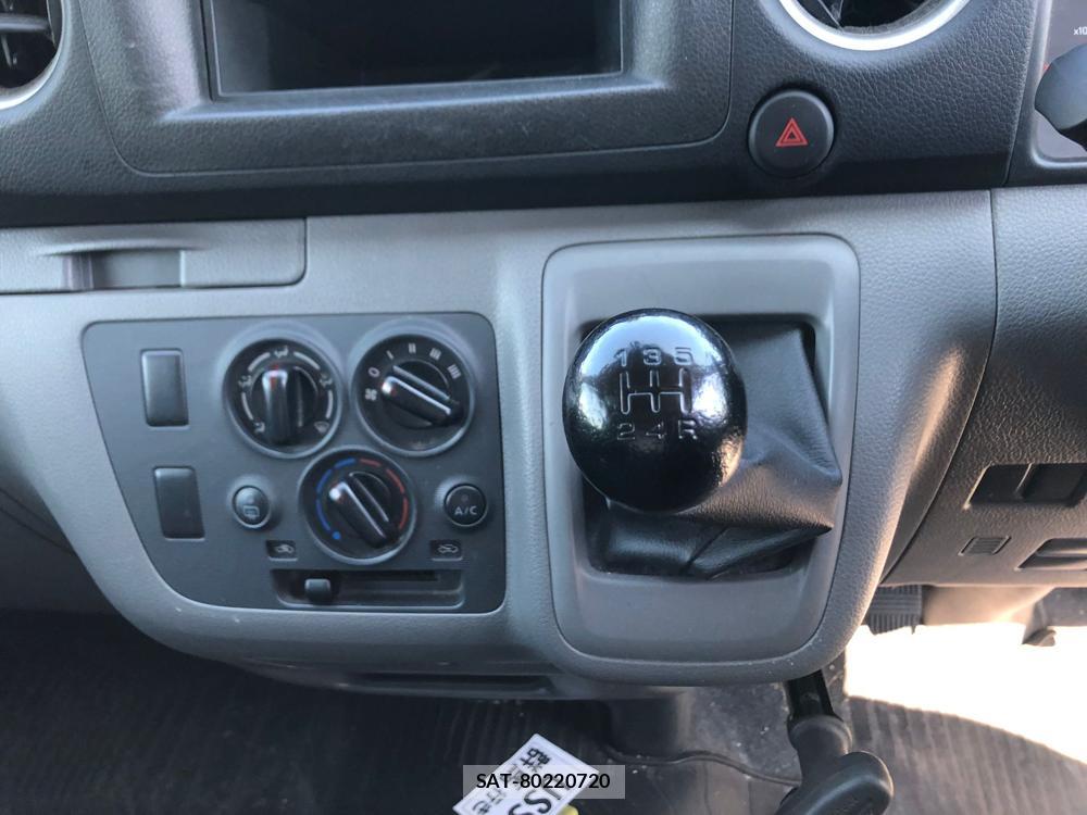 Nissan NV350 Caravan 2019-03 5358527-22
