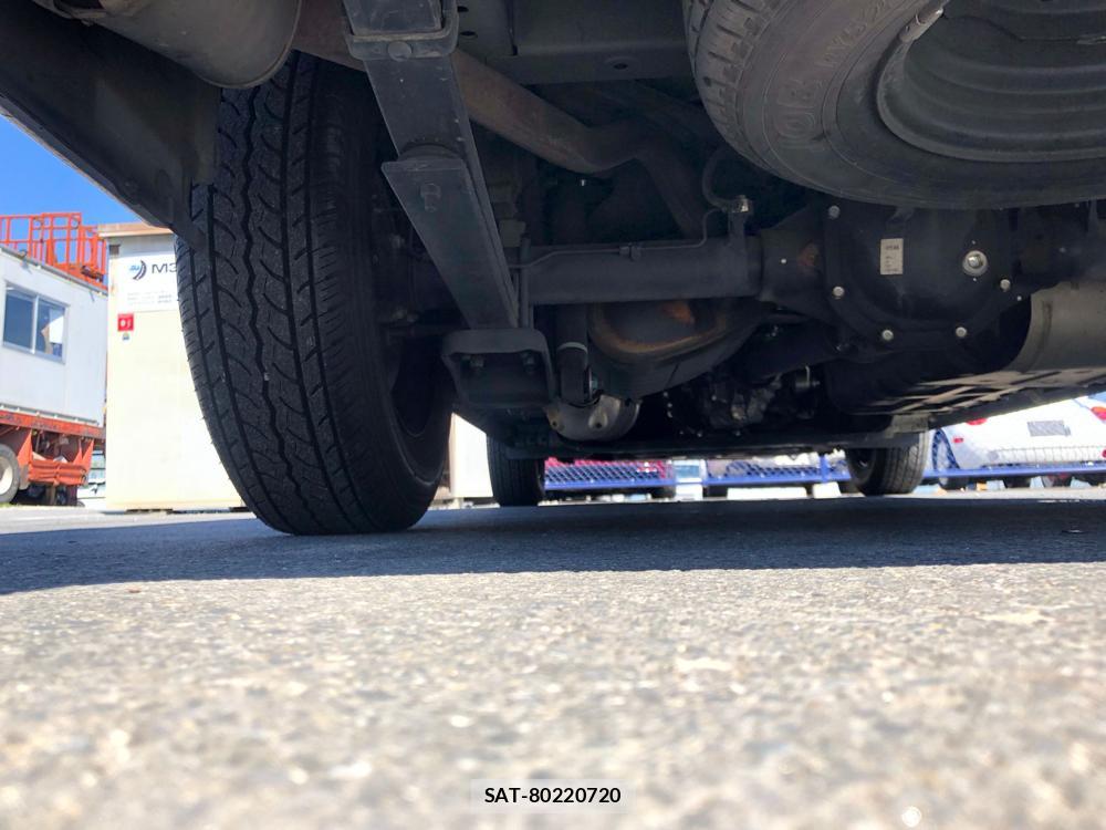 Nissan NV350 Caravan 2019-03 5358527-35