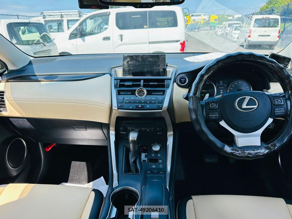 Lexus NX 2015 7263040-12