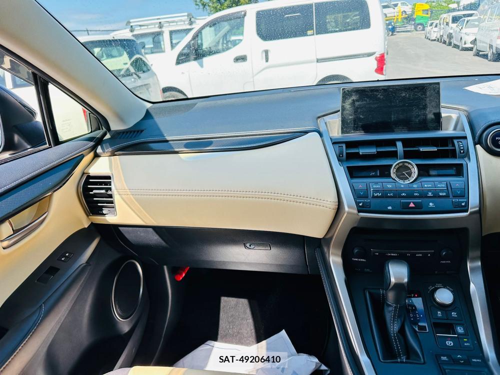 Lexus NX 2015 7263040-16