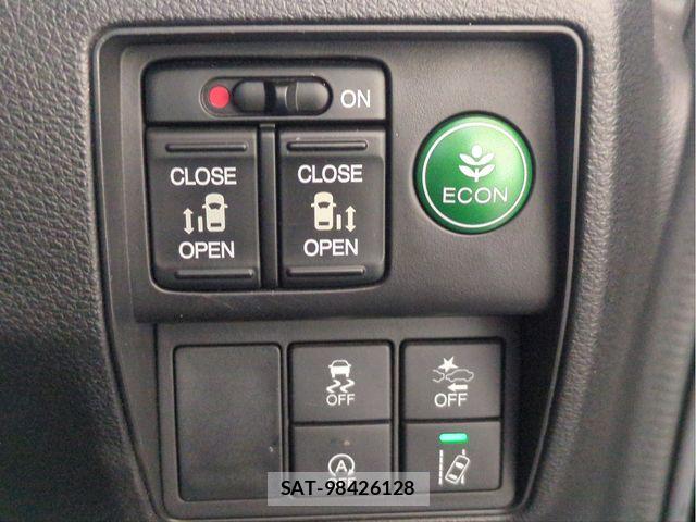 Honda ODYSSEY 2017-04 8209427-13
