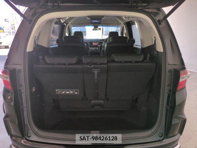Honda ODYSSEY 2017-04 8209427-6