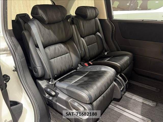 Honda ODYSSEY 2017-11 8337318-10