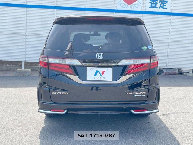 Honda ODYSSEY 2018-03 8628294-14