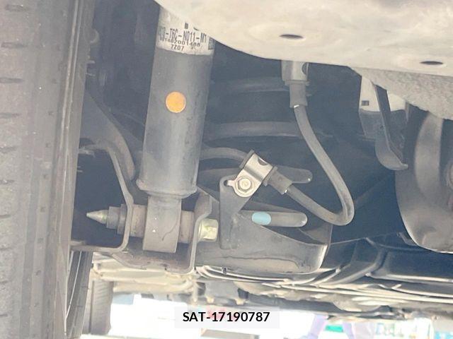 Honda ODYSSEY 2018-03 8628294-19
