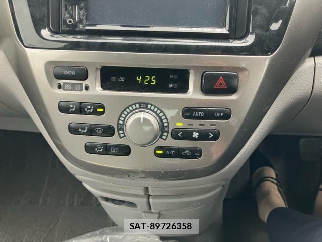 Toyota OPA 2003-08 8158979-11