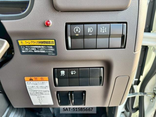 Mitsubishi I 2025-12 6015712-18