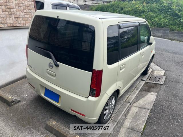 Nissan OTTI 2011-09 7393466-5