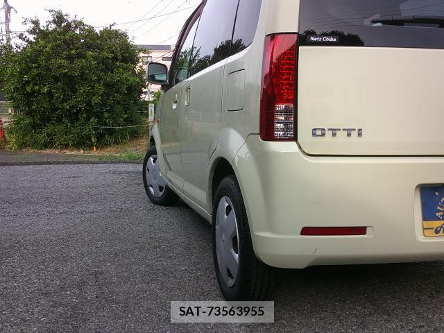 Nissan OTTI 2009-03 8368025-5