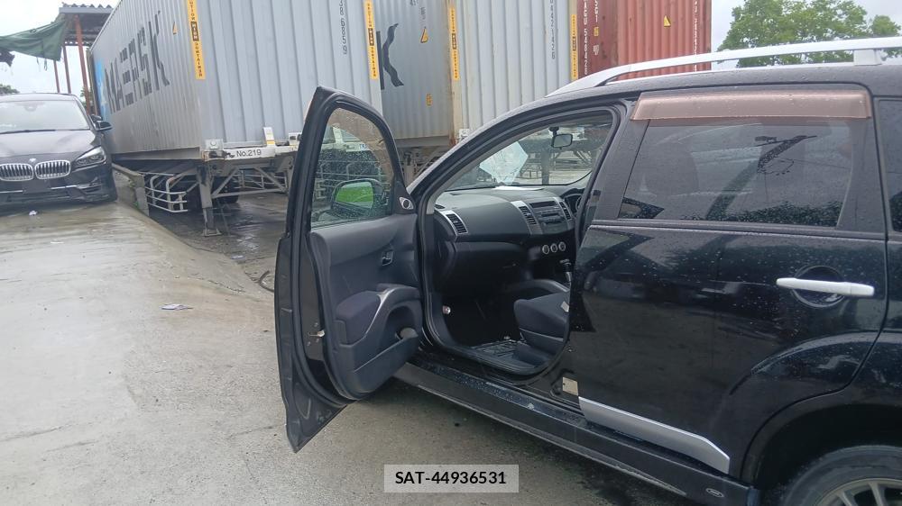 Mitsubishi OUTLANDER 2006 6870783-10