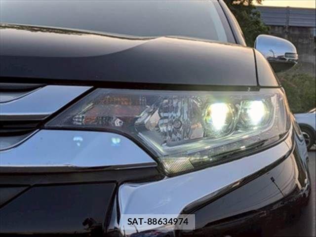 Mitsubishi OUTLANDER 2017-09 6682812-9