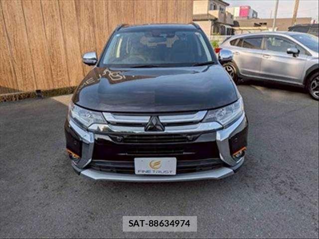 Mitsubishi OUTLANDER 2017-09 6682812-12