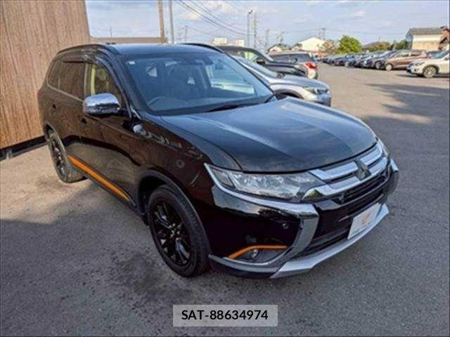 Mitsubishi OUTLANDER 2017-09 6682812-13