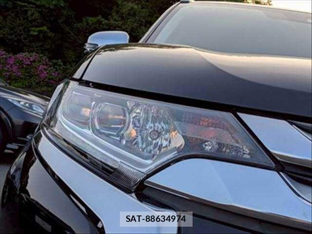 Mitsubishi OUTLANDER 2017-09 6682812-21