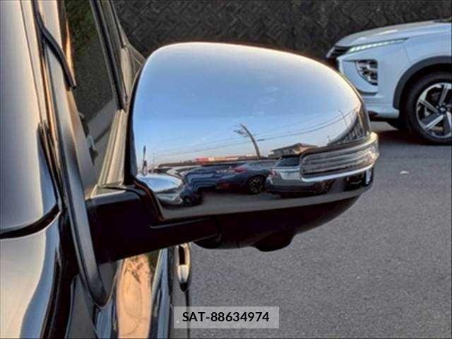 Mitsubishi OUTLANDER 2017-09 6682812-23