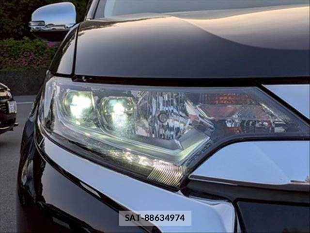 Mitsubishi OUTLANDER 2017-09 6682812-25