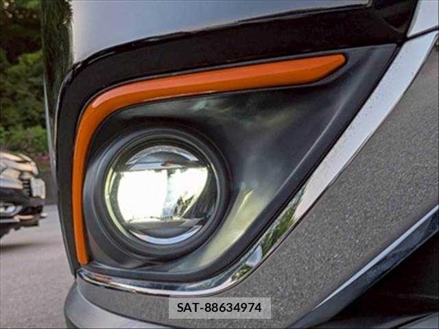 Mitsubishi OUTLANDER 2017-09 6682812-26