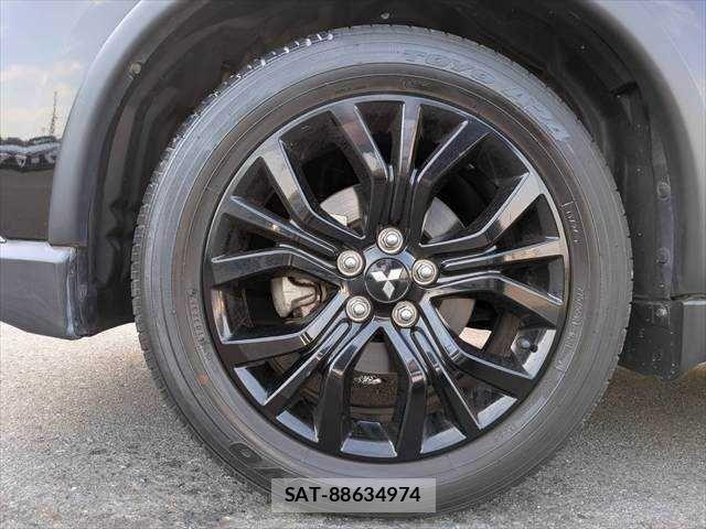 Mitsubishi OUTLANDER 2017-09 6682812-29