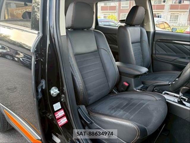 Mitsubishi OUTLANDER 2017-09 6682812-5
